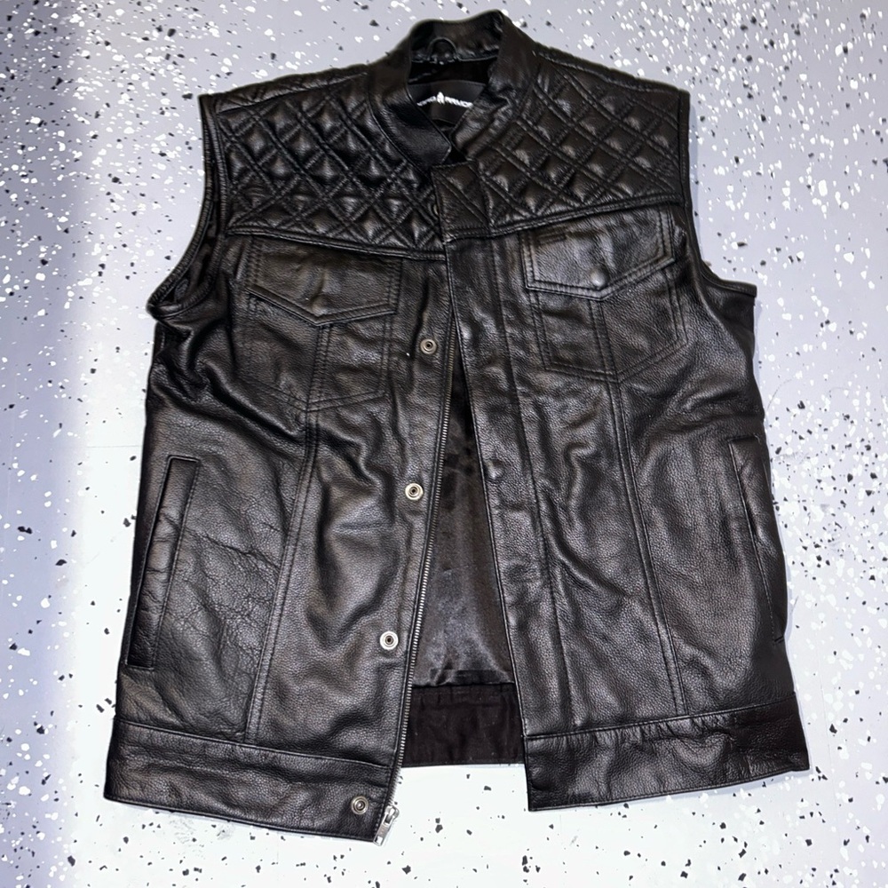 Real leather motorcycle best brand new never worn great condition